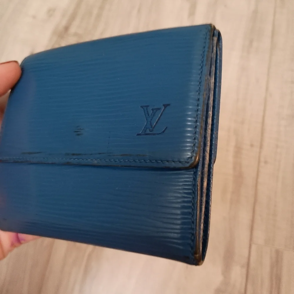 LOUIS VUITTON Elise Epi Leather Wallet Toledo Blue